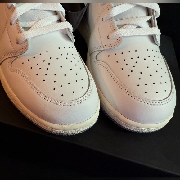 NWT Nike Air Jordan 1 Mid GS - 6.5Y/EU39 - Picture 12 of 15